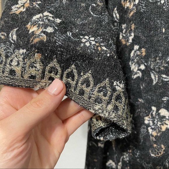 BKE Bohemian Blouse Floral Knit Cold Shoulder Embroidered Boho Women’s Small S - Picture 6 of 14